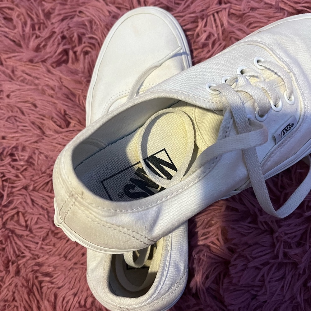 white lace up vans - Picture 3 of 7